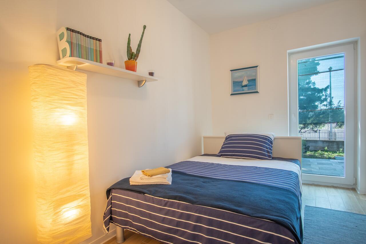 Apartment Soto Pirovac